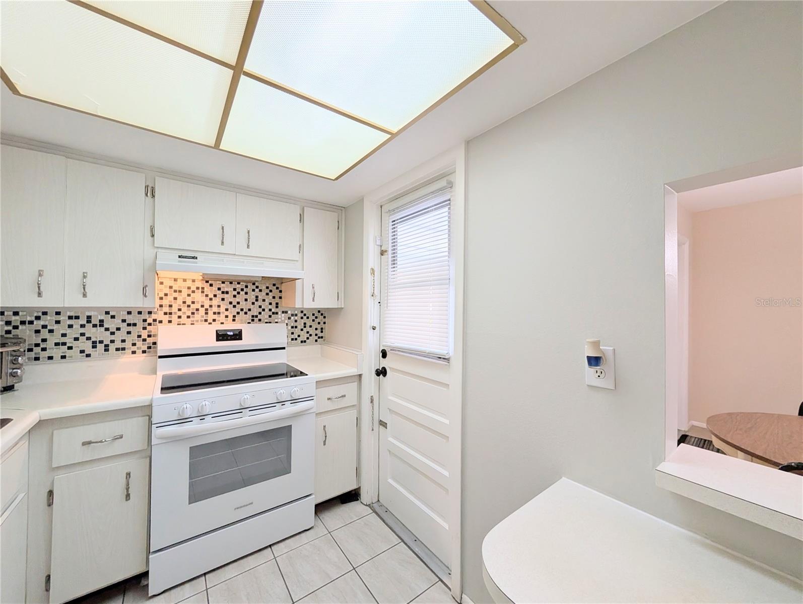 Image 8 of 25 For 6105 Coral Way