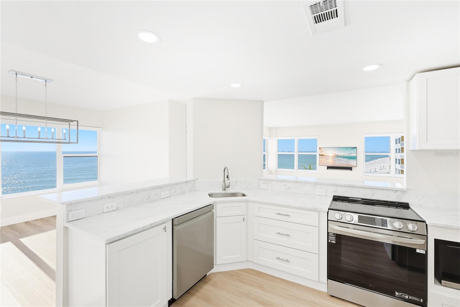 Image 6 of 32 For 601 Longboat Club Road 504s