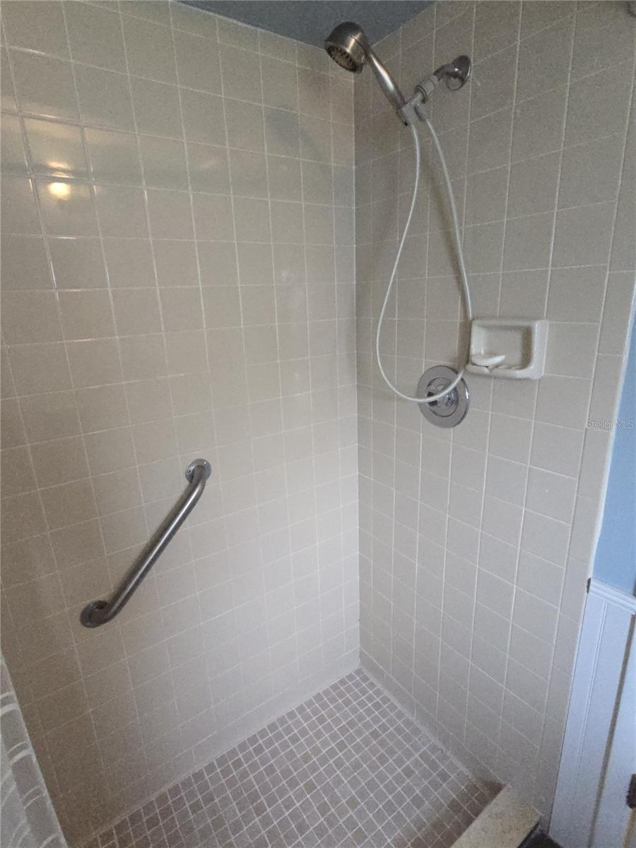 Image 12 of 27 For 4924 Live Oak Circle 115