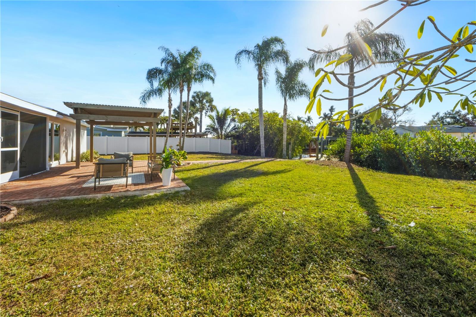 Image 26 of 59 For 6911 9th Avenue Nw