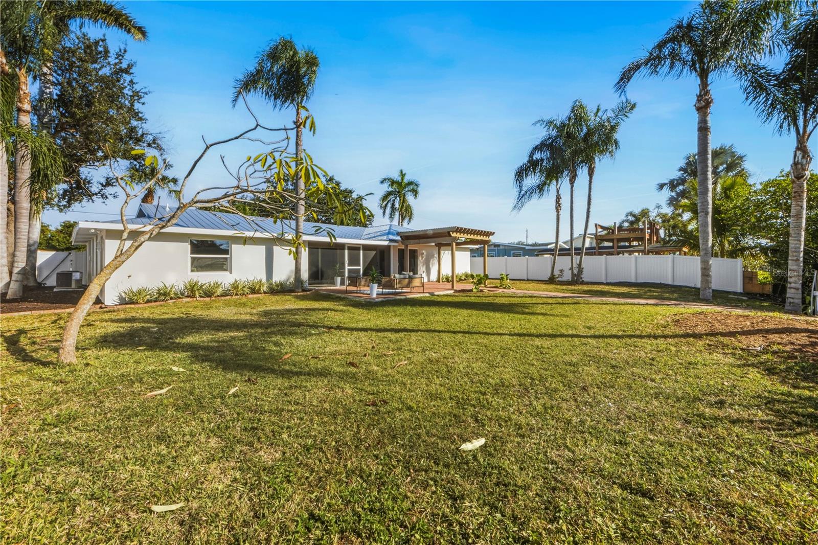 Image 27 of 59 For 6911 9th Avenue Nw