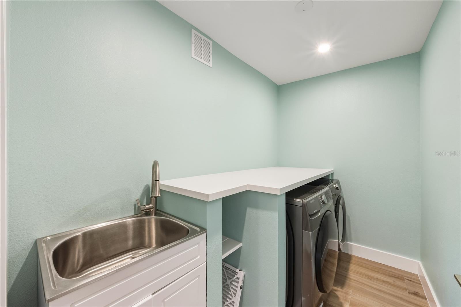 Image 38 of 59 For 6911 9th Avenue Nw