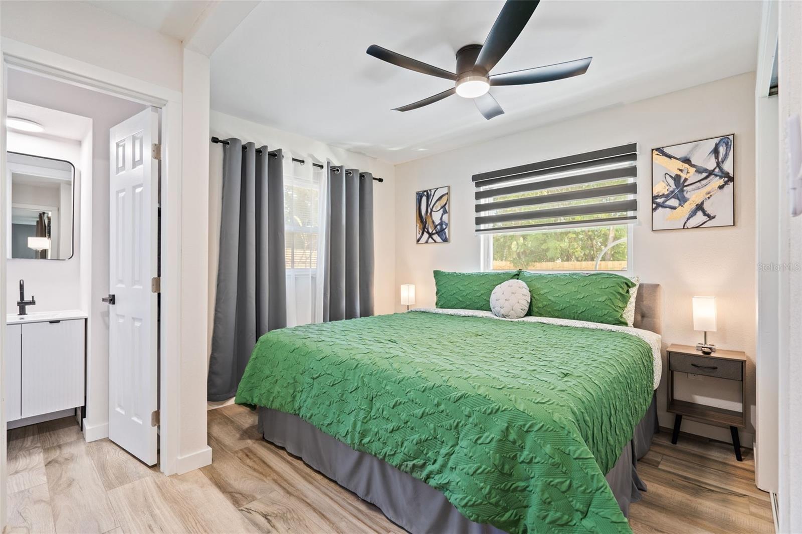 Image 26 of 44 For 3015 Vinson Avenue