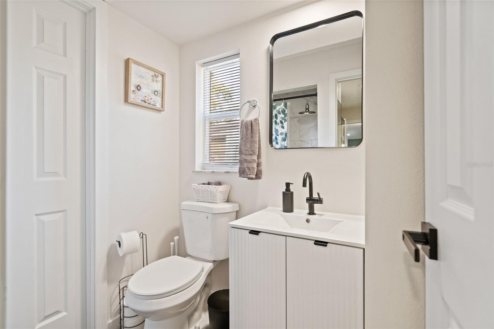 Image 28 of 44 For 3015 Vinson Avenue