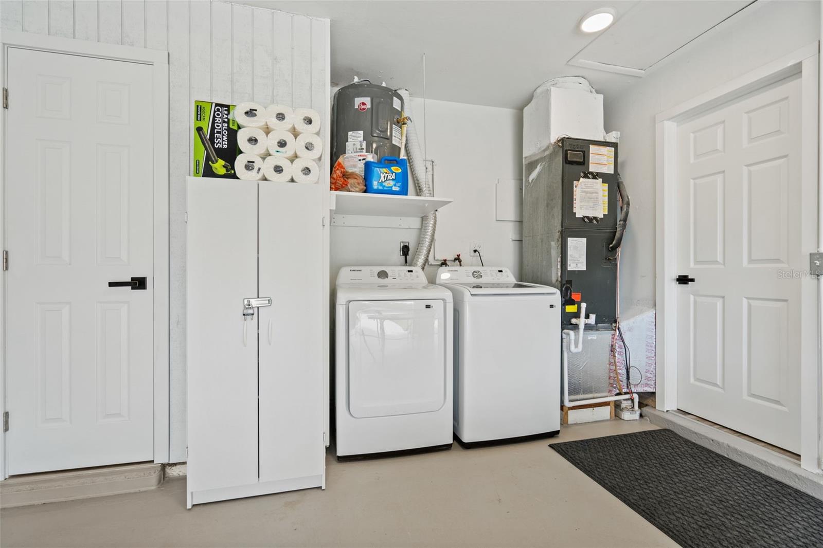 Image 32 of 44 For 3015 Vinson Avenue