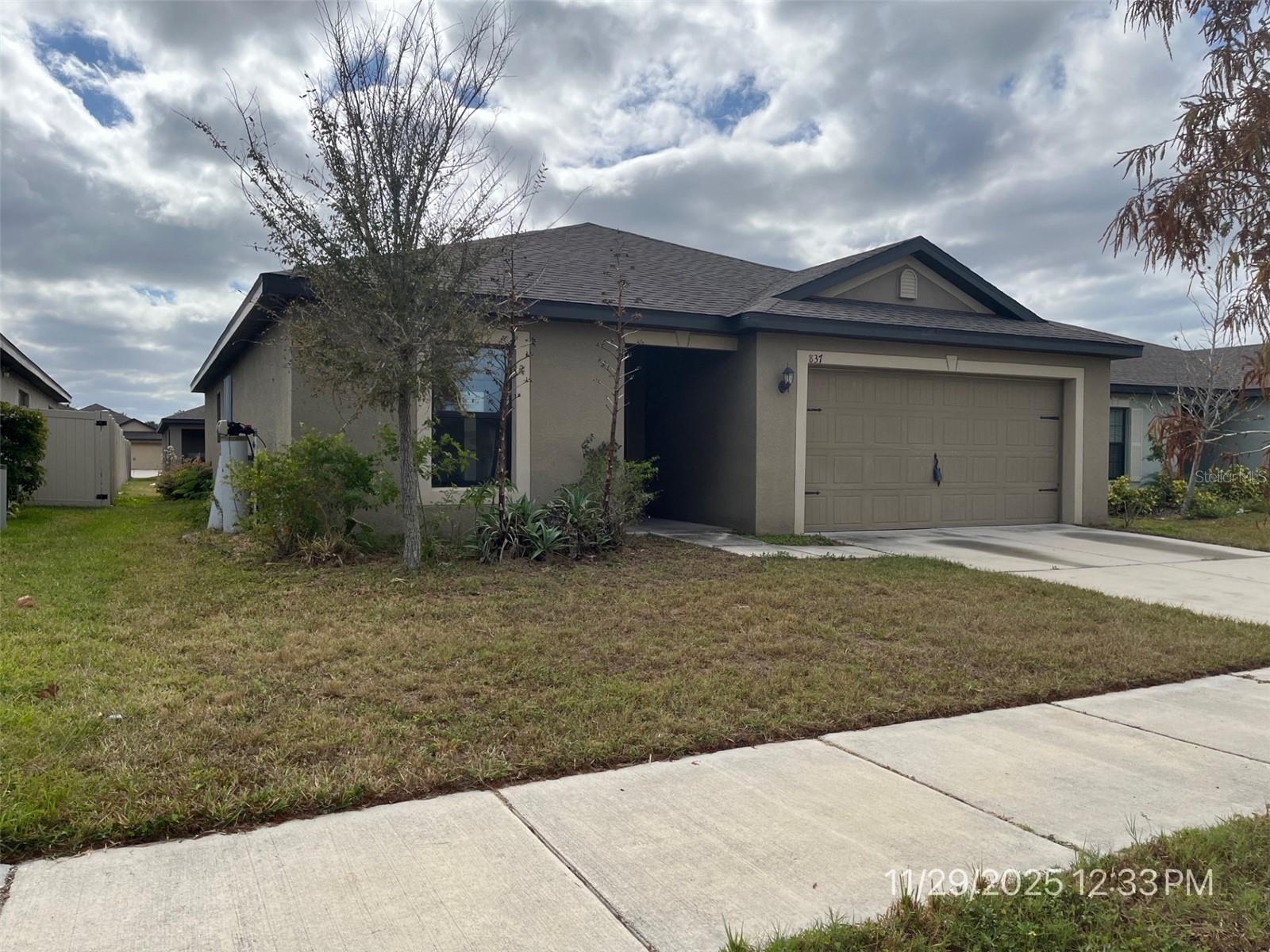 Image 11 of 13 For 837 Chatham Walk Drive