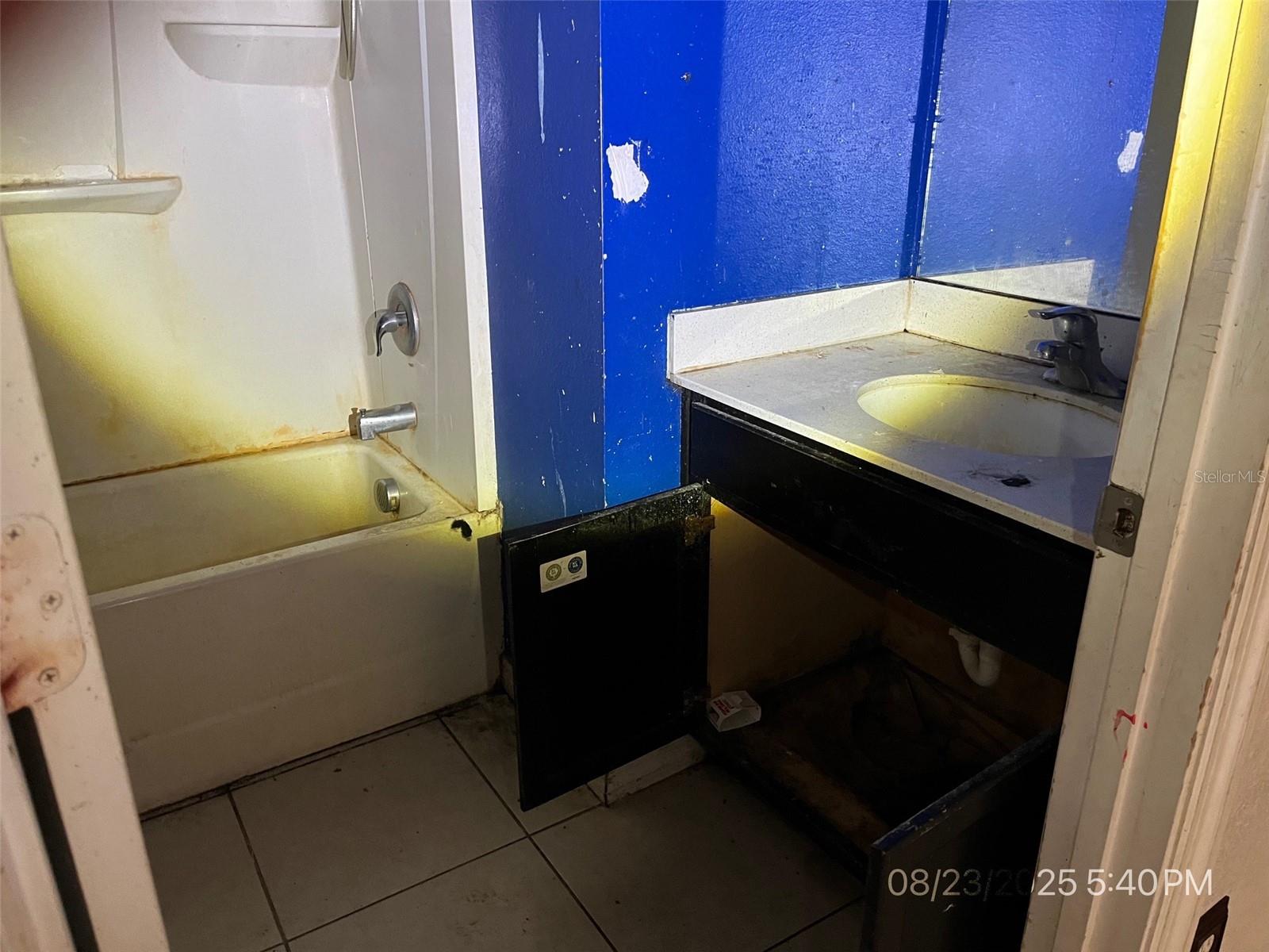 Image 5 of 13 For 837 Chatham Walk Drive