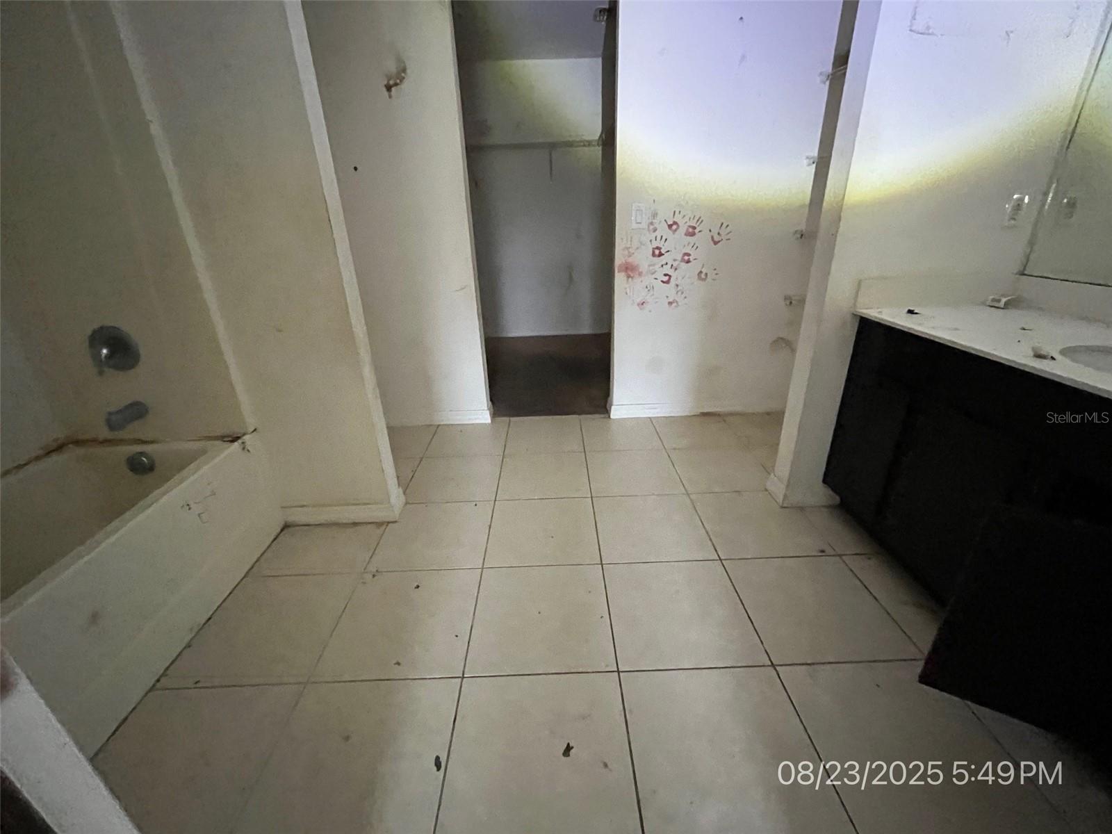 Image 6 of 13 For 837 Chatham Walk Drive