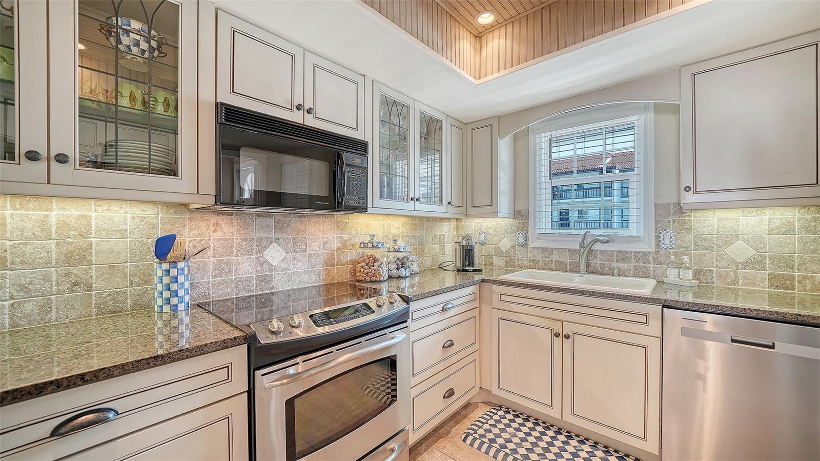 Image 22 of 77 For 1564 Stickney Point Road 303