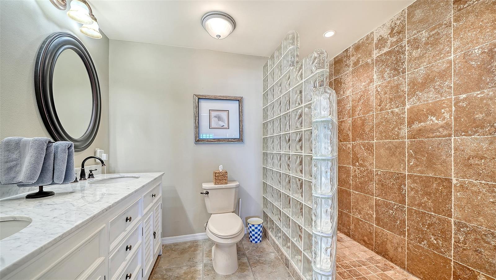 Image 33 of 77 For 1564 Stickney Point Road 303