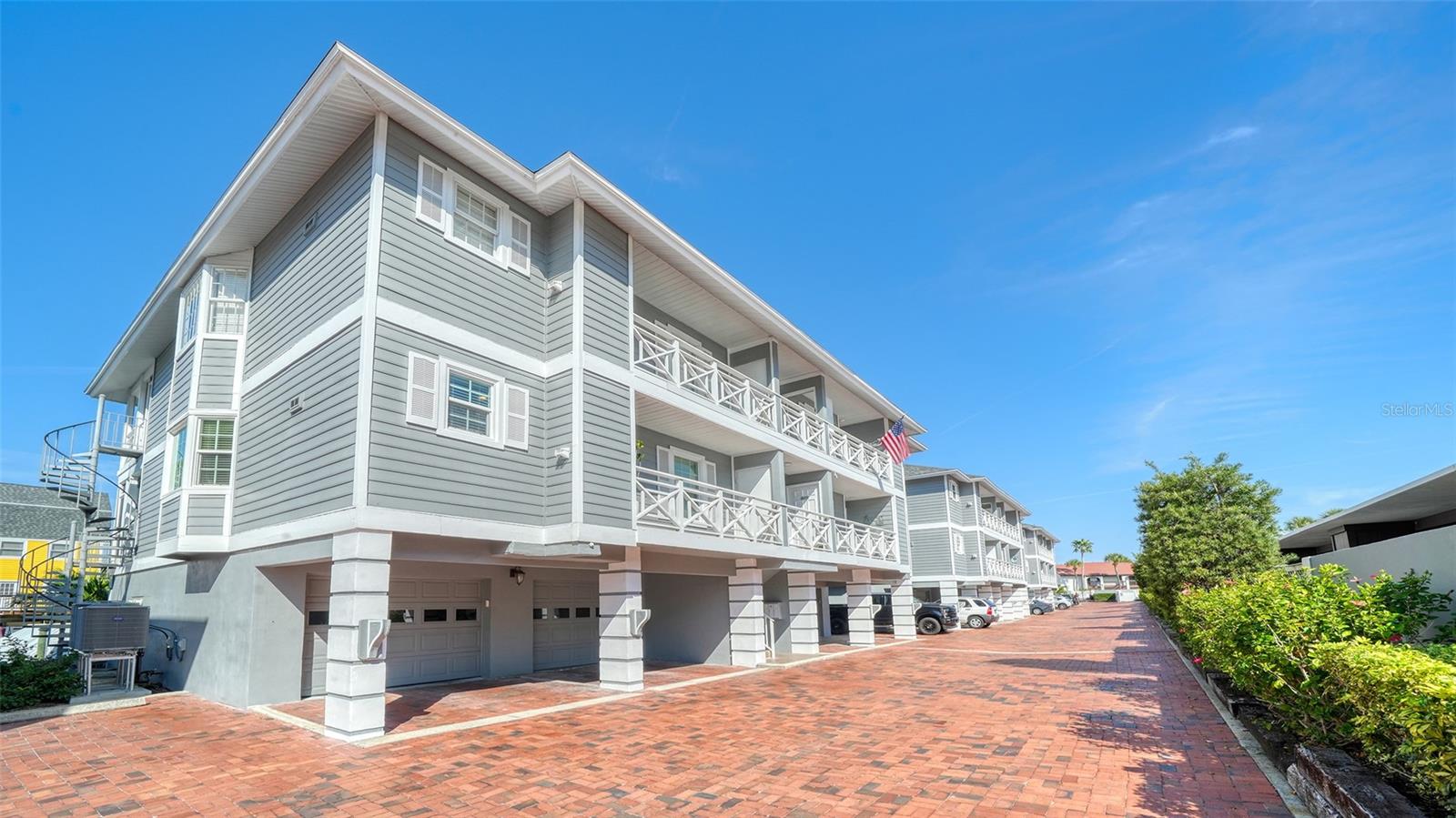 Image 4 of 77 For 1564 Stickney Point Road 303