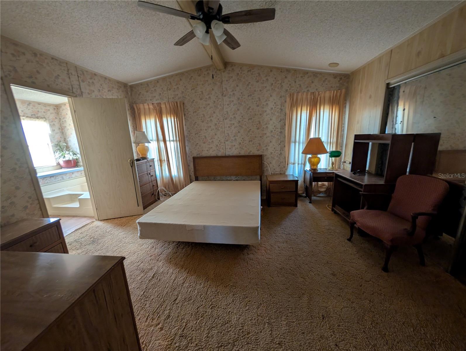 Image 11 of 15 For 715 50th Avenue Terrace W