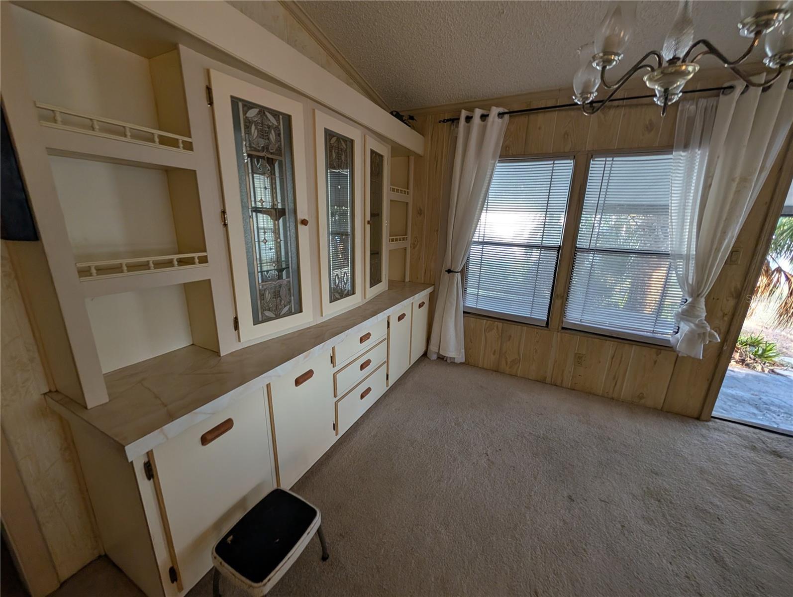 Image 4 of 15 For 715 50th Avenue Terrace W