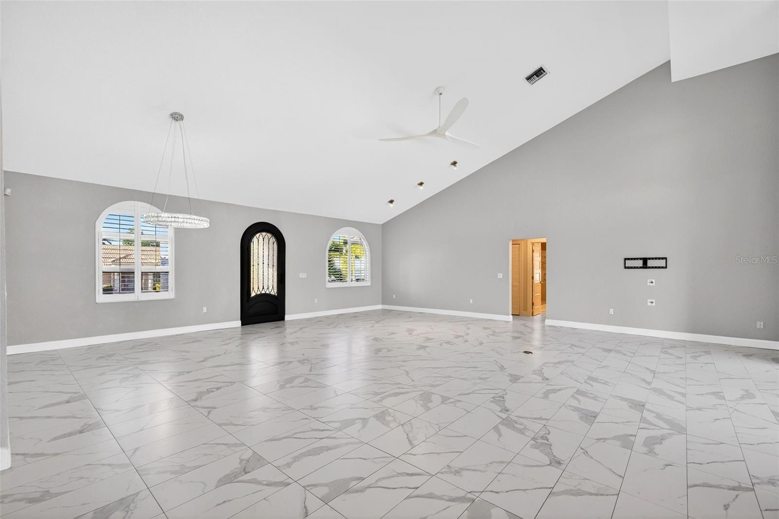 Image 17 of 96 For 562 Ranger Lane