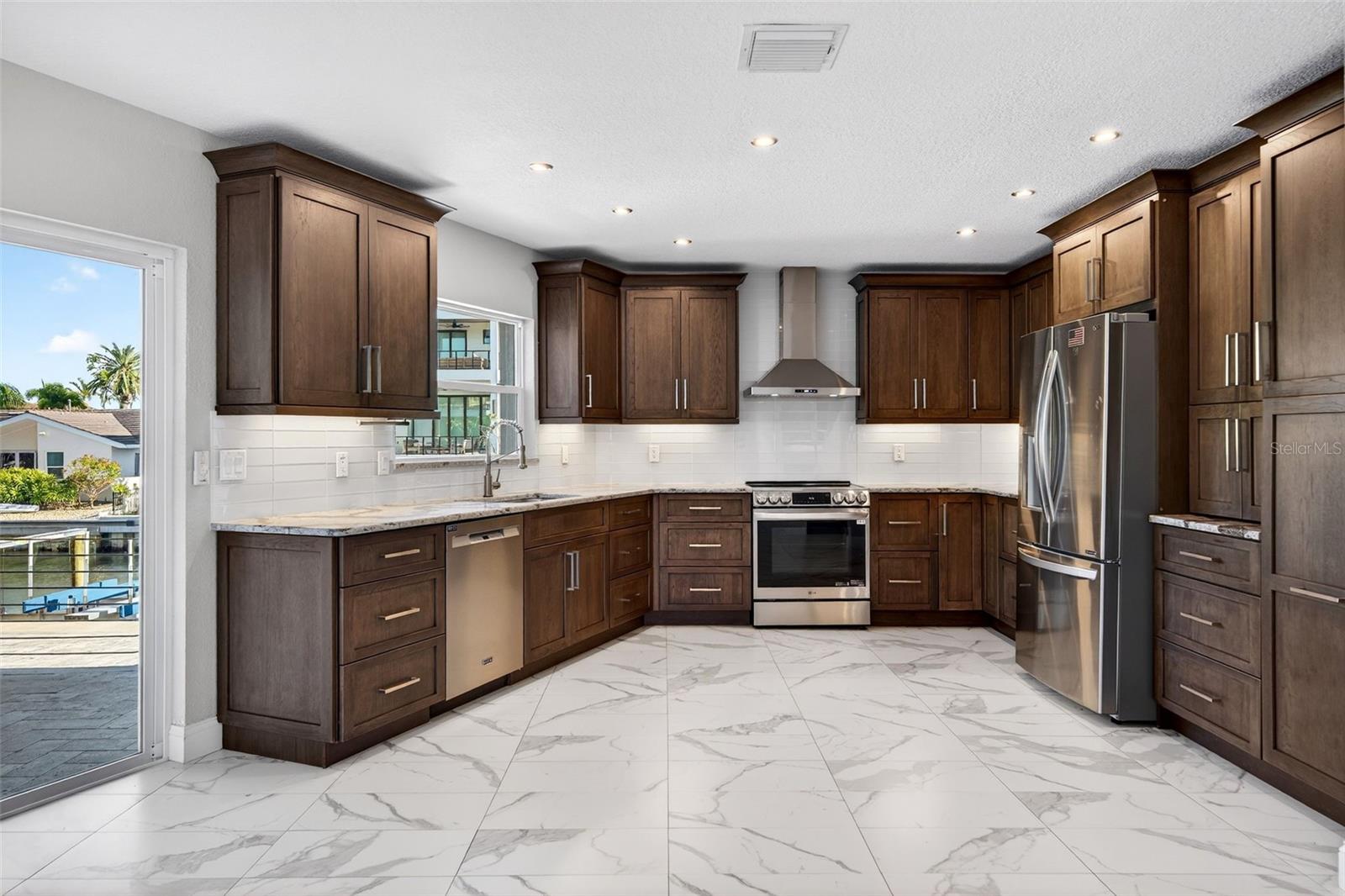 Image 19 of 96 For 562 Ranger Lane