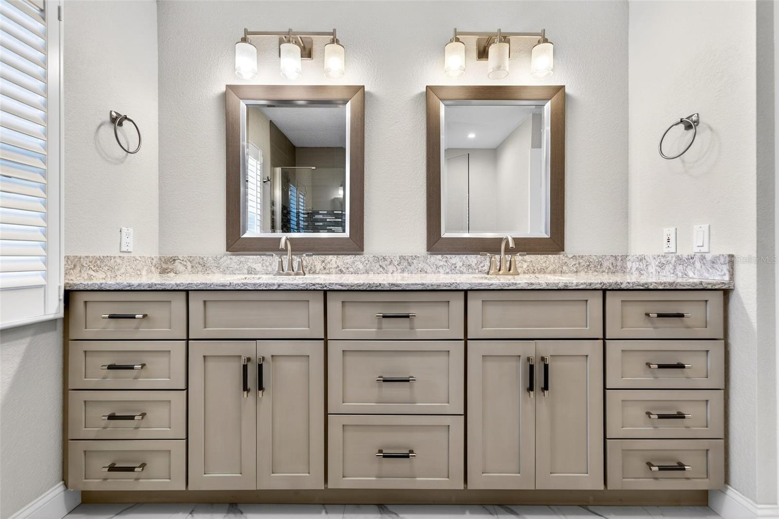 Image 42 of 96 For 562 Ranger Lane