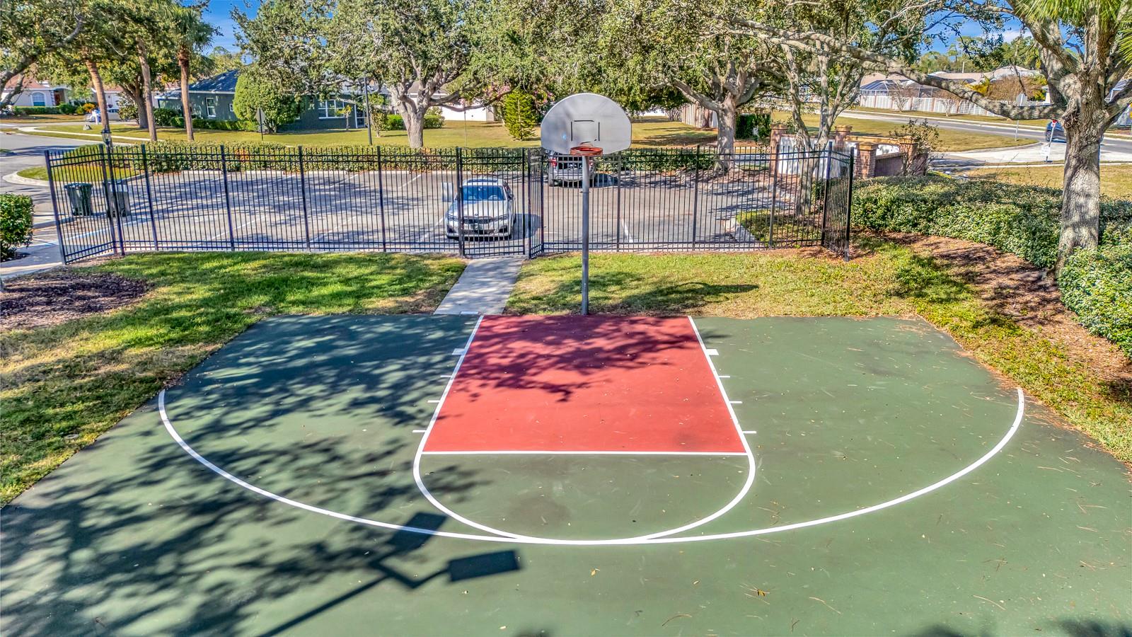 Image 43 of 50 For 5304 72nd Street E