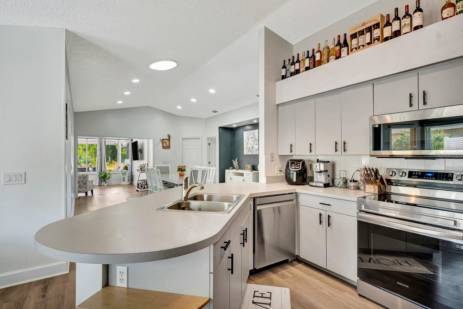 Image 9 of 50 For 5304 72nd Street E