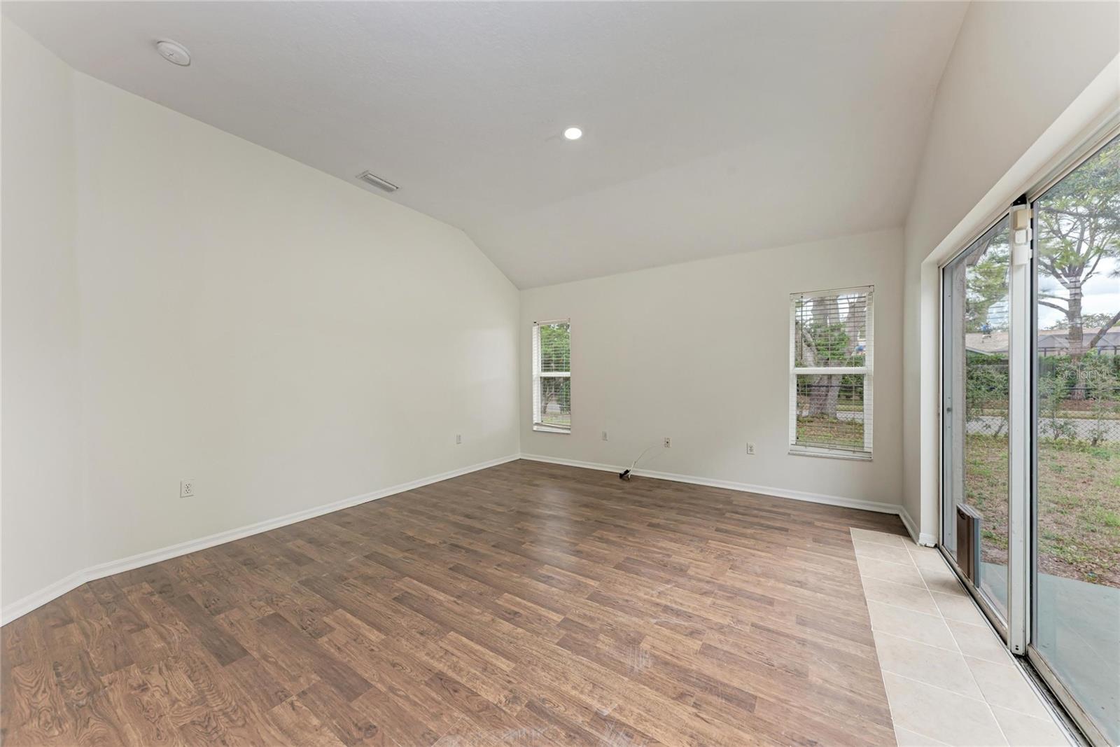 Image 11 of 40 For 3219 58th Terrace E