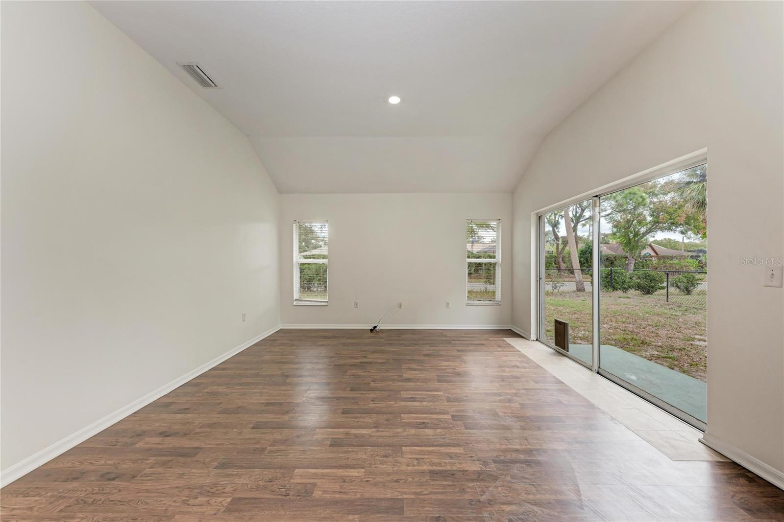 Image 12 of 40 For 3219 58th Terrace E