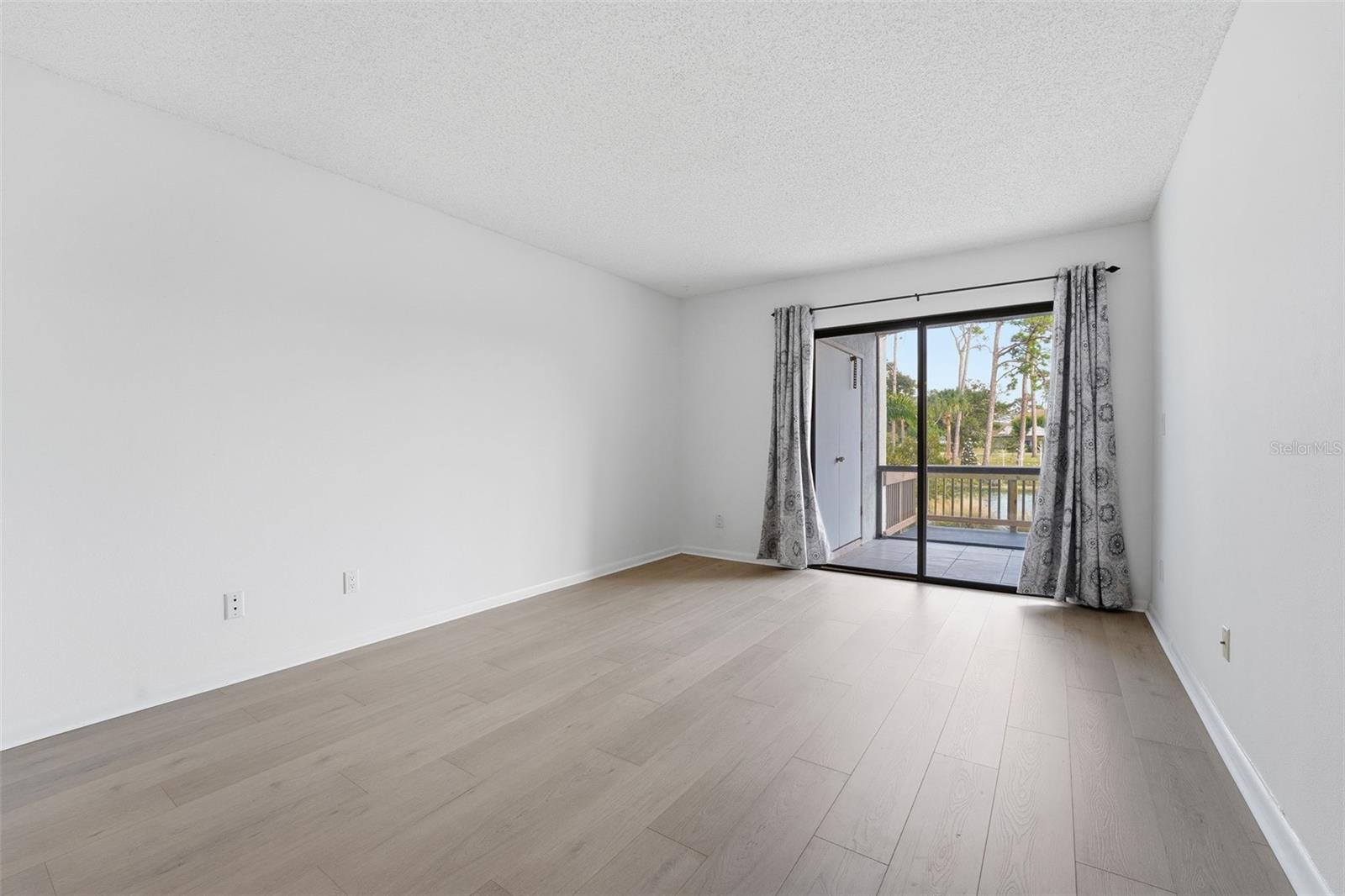 Image 13 of 39 For 1144 Bird Bay Way 102