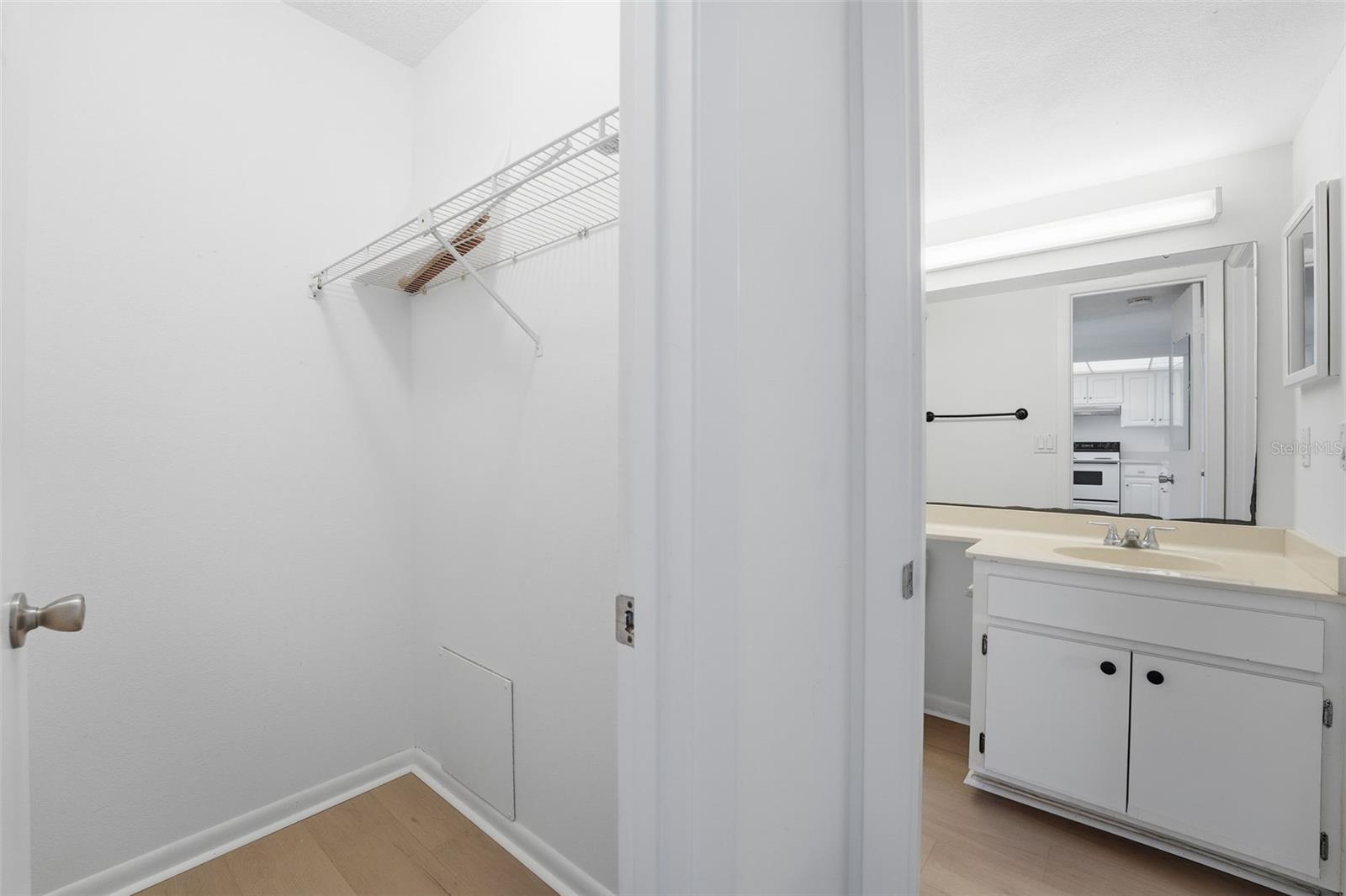 Image 17 of 39 For 1144 Bird Bay Way 102