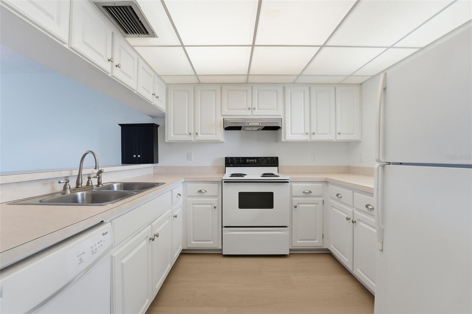 Image 6 of 39 For 1144 Bird Bay Way 102