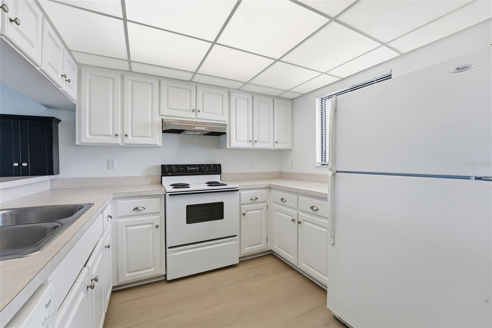 Image 7 of 39 For 1144 Bird Bay Way 102