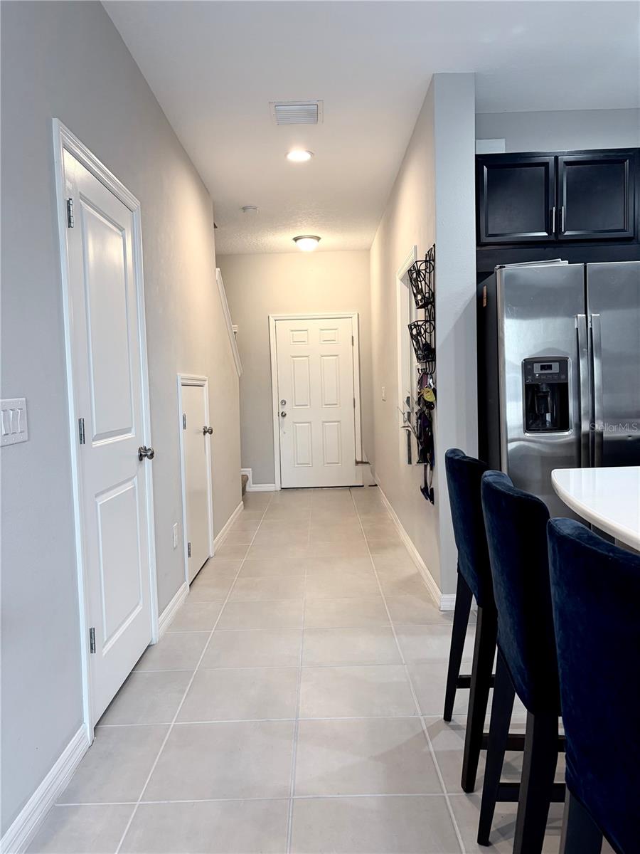 Image 12 of 39 For 6129 Willowside St