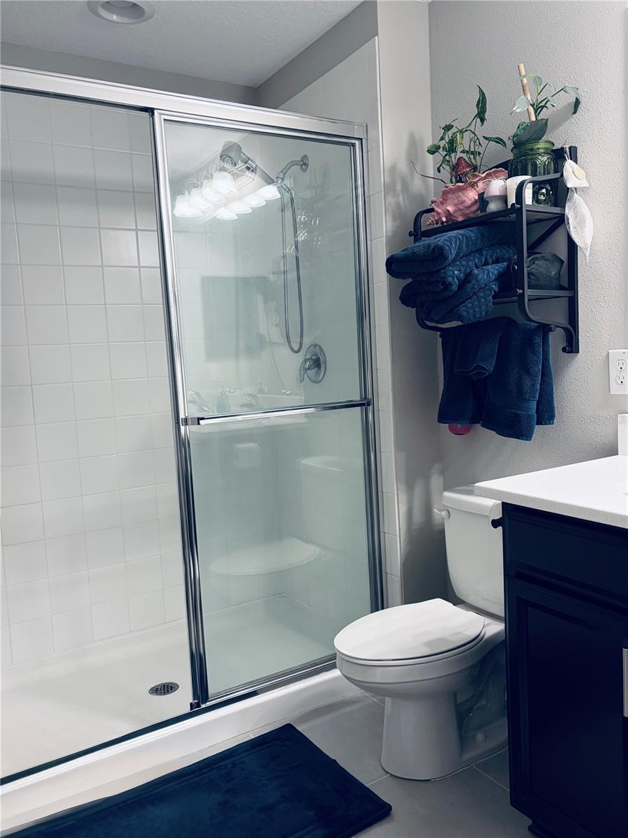 Image 24 of 39 For 6129 Willowside St