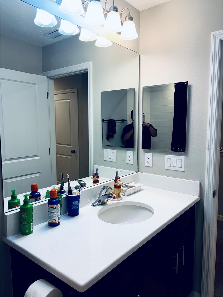 Image 28 of 39 For 6129 Willowside St