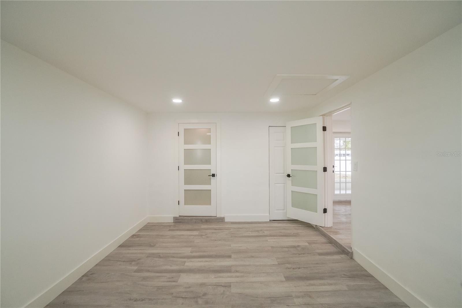 Image 19 of 33 For 985 Liberty Street