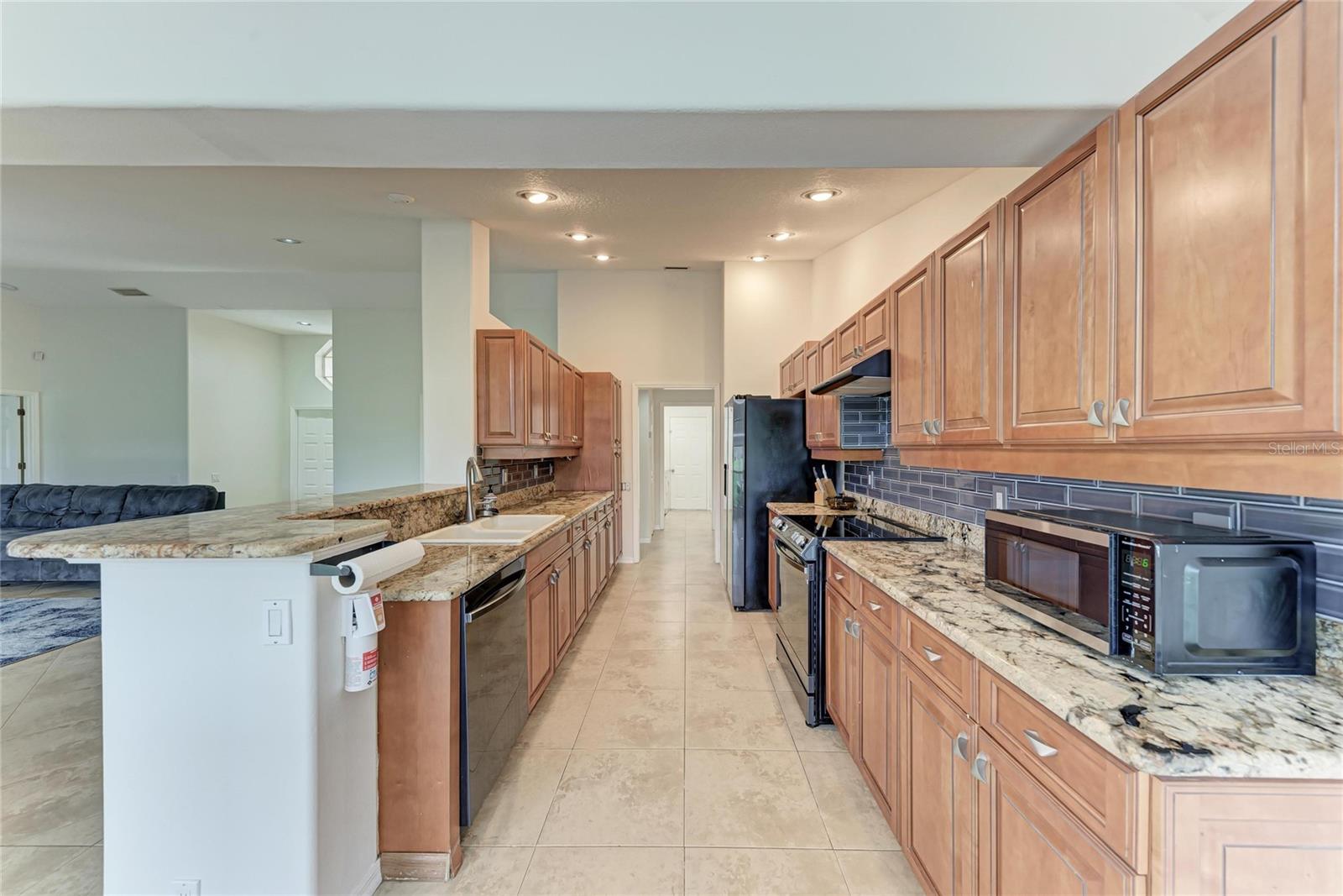 Image 10 of 64 For 4906 Peridia Boulevard E