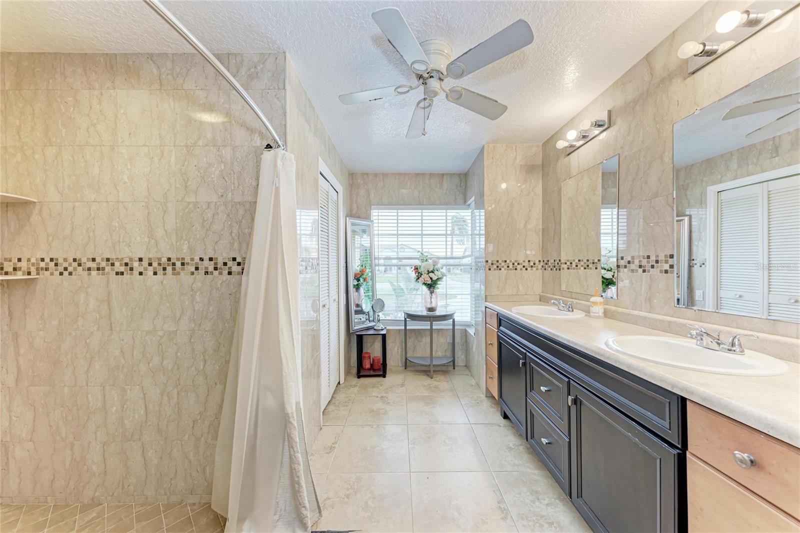 Image 21 of 64 For 4906 Peridia Boulevard E