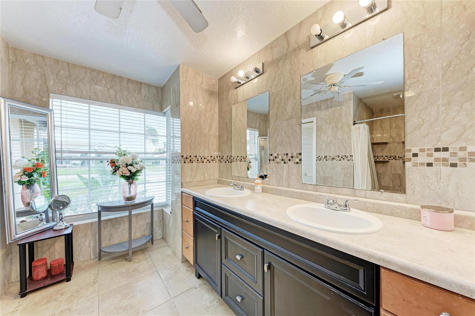 Image 22 of 64 For 4906 Peridia Boulevard E