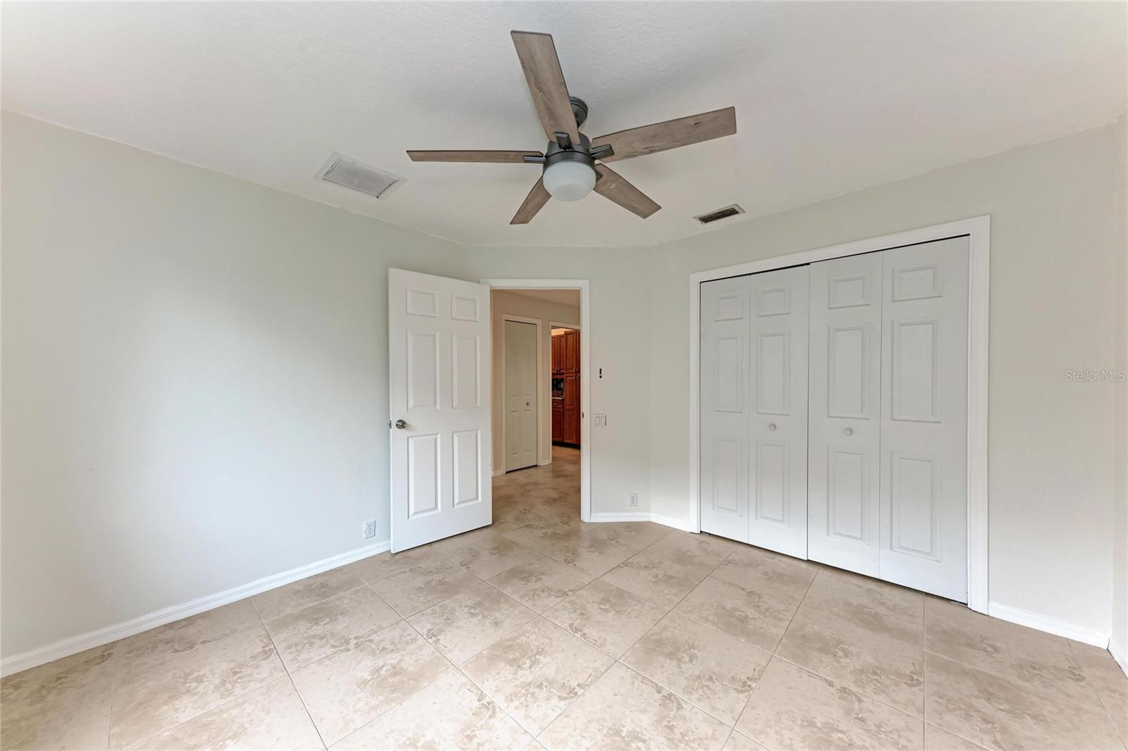 Image 28 of 64 For 4906 Peridia Boulevard E