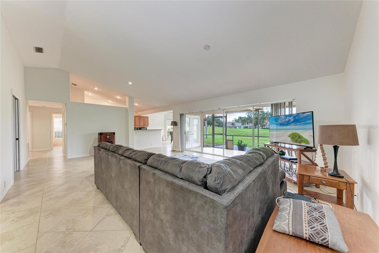 Image 5 of 64 For 4906 Peridia Boulevard E