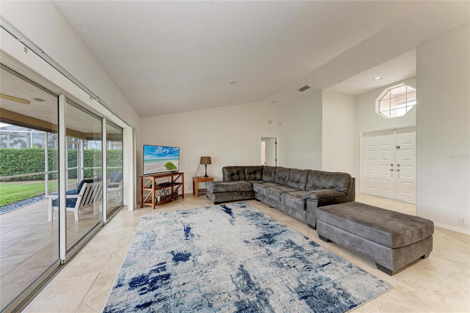 Image 7 of 64 For 4906 Peridia Boulevard E