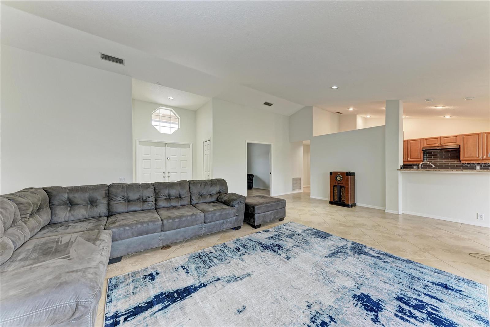 Image 8 of 64 For 4906 Peridia Boulevard E