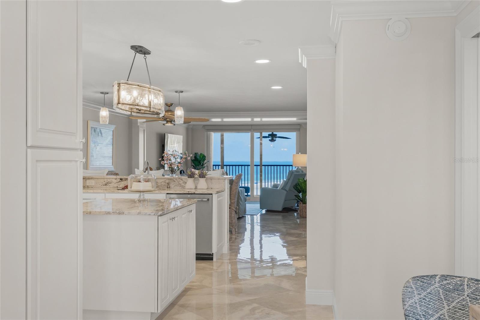 Image 17 of 72 For 5880 Midnight Pass Road 910