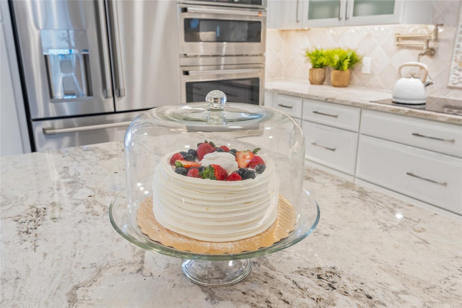 Image 24 of 72 For 5880 Midnight Pass Road 910