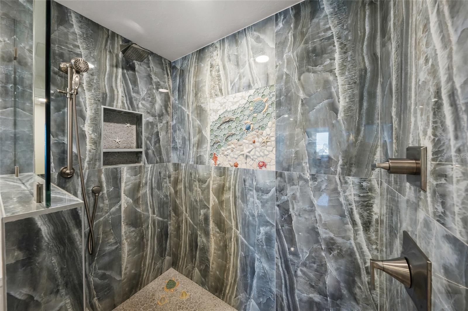 Image 42 of 72 For 5880 Midnight Pass Road 910