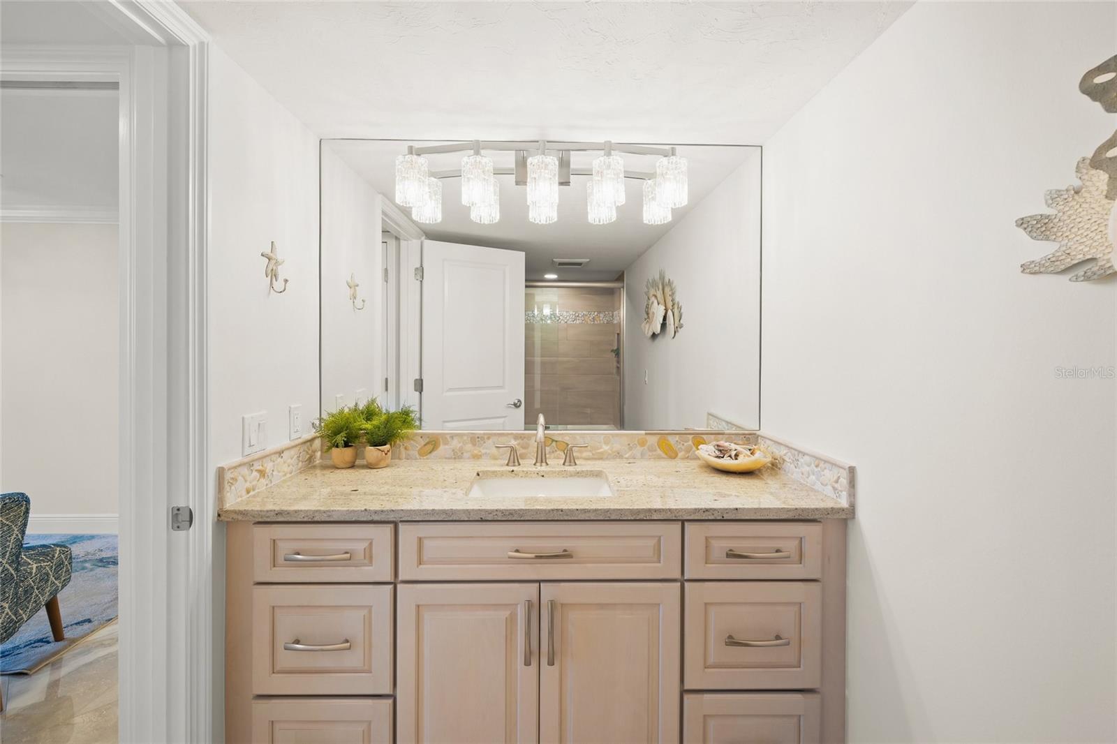 Image 50 of 72 For 5880 Midnight Pass Road 910