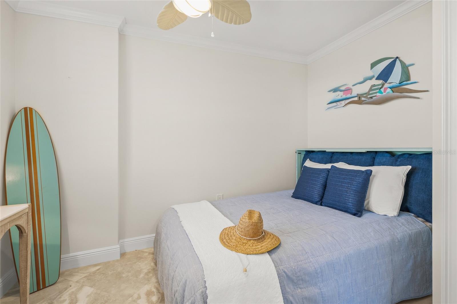 Image 51 of 72 For 5880 Midnight Pass Road 910