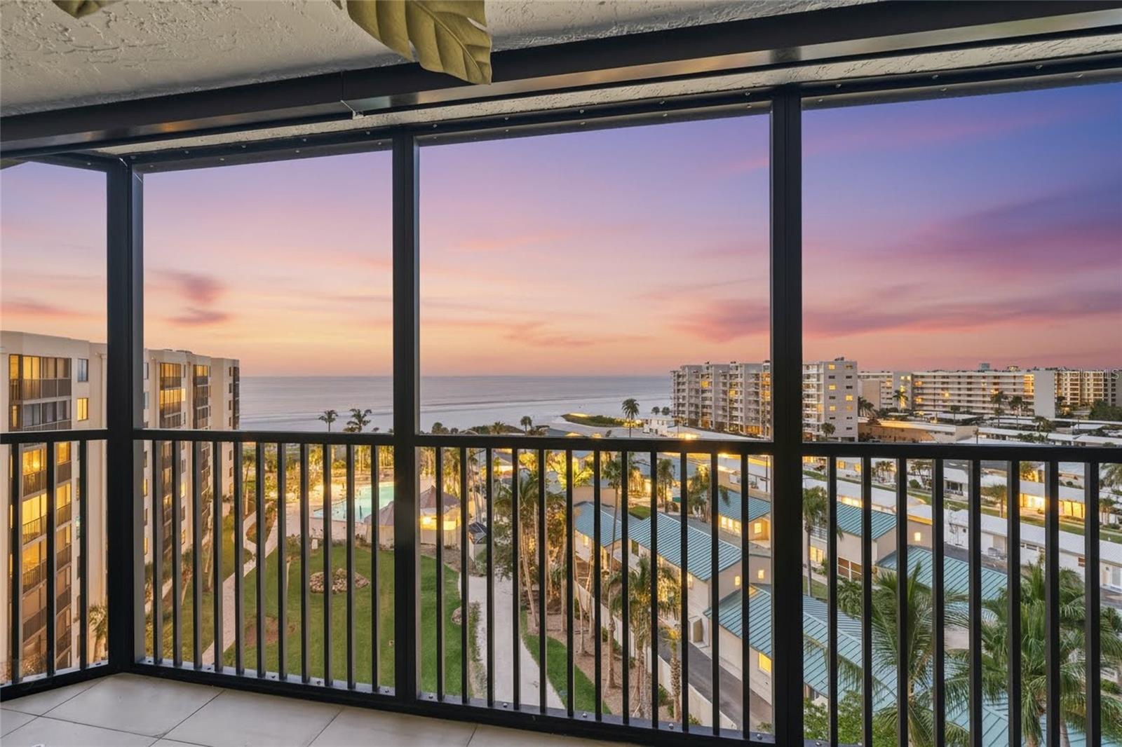 Image 54 of 72 For 5880 Midnight Pass Road 910