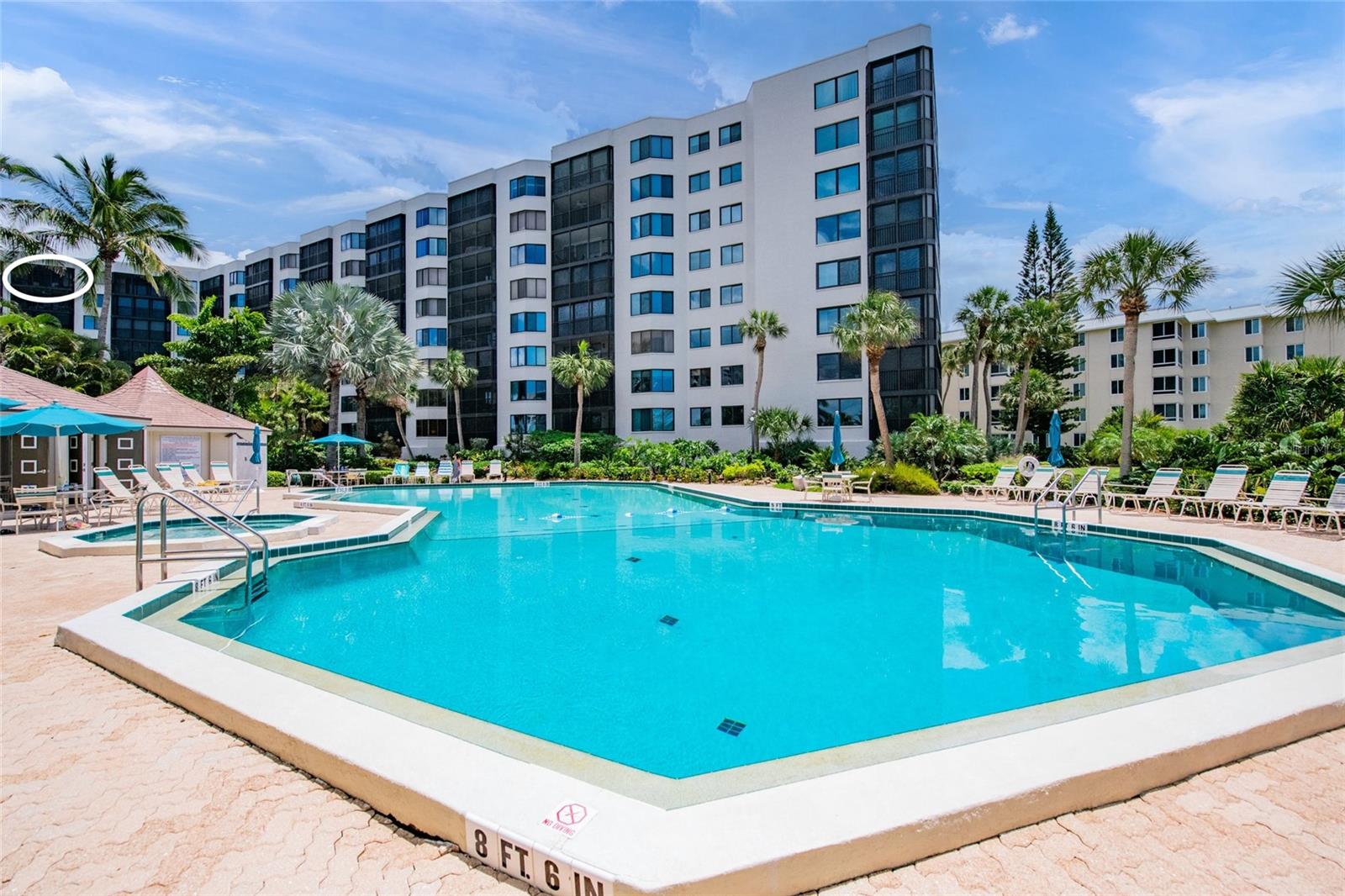 Image 55 of 72 For 5880 Midnight Pass Road 910