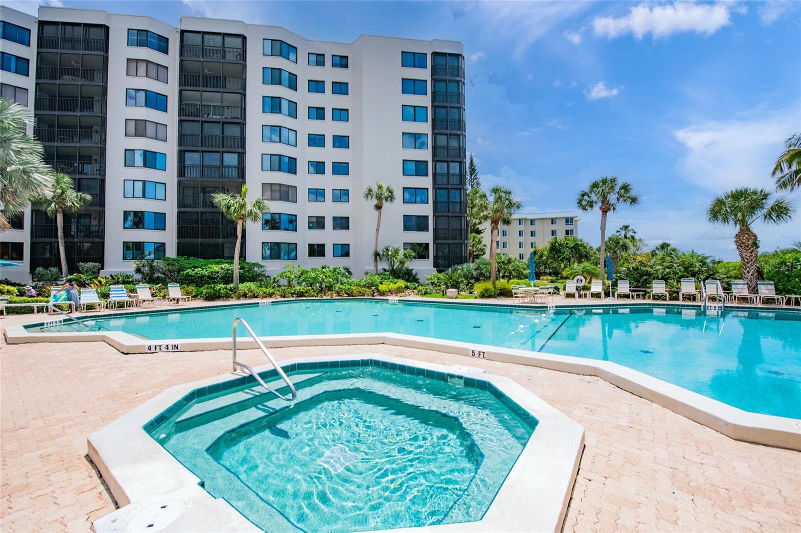 Image 56 of 72 For 5880 Midnight Pass Road 910