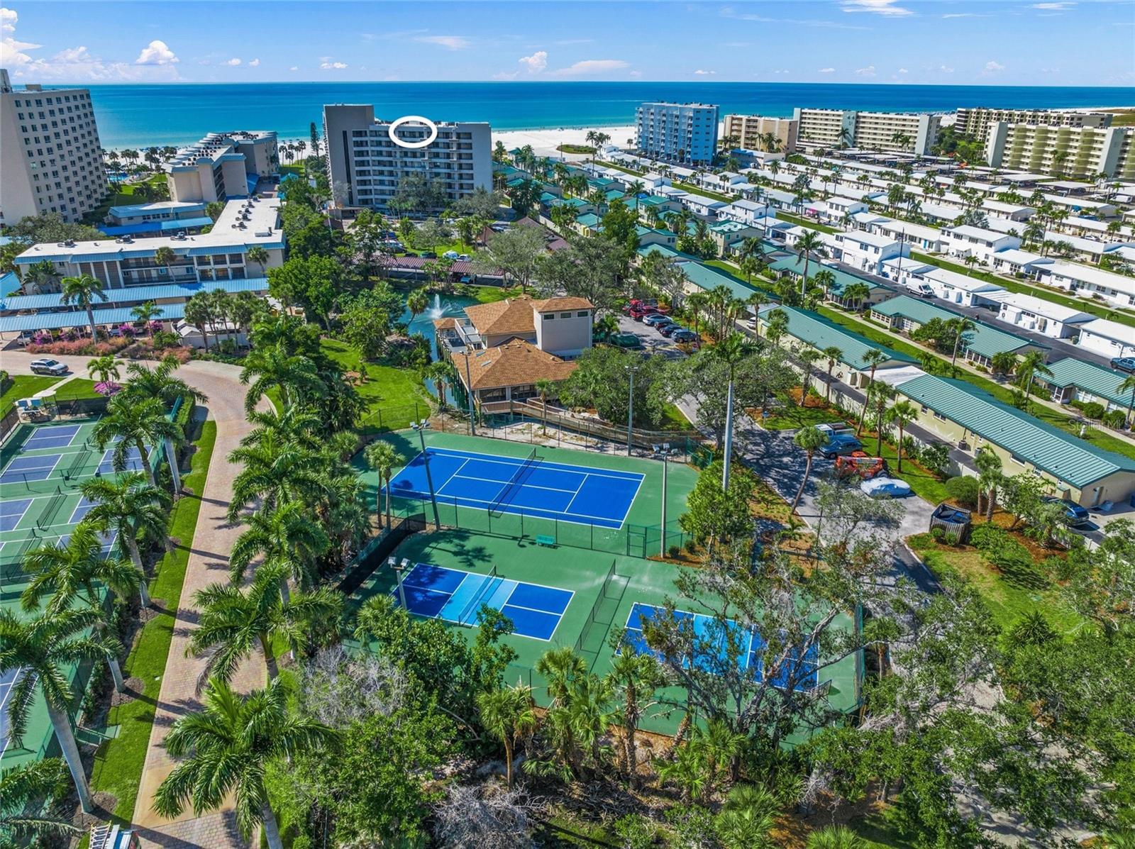 Image 57 of 72 For 5880 Midnight Pass Road 910