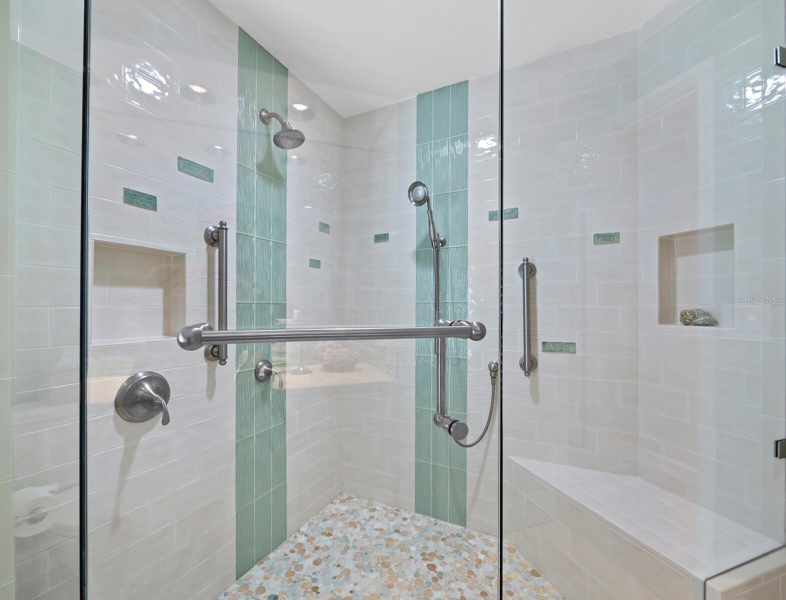 Image 18 of 39 For 1336 Benjamin Franklin Drive 2a