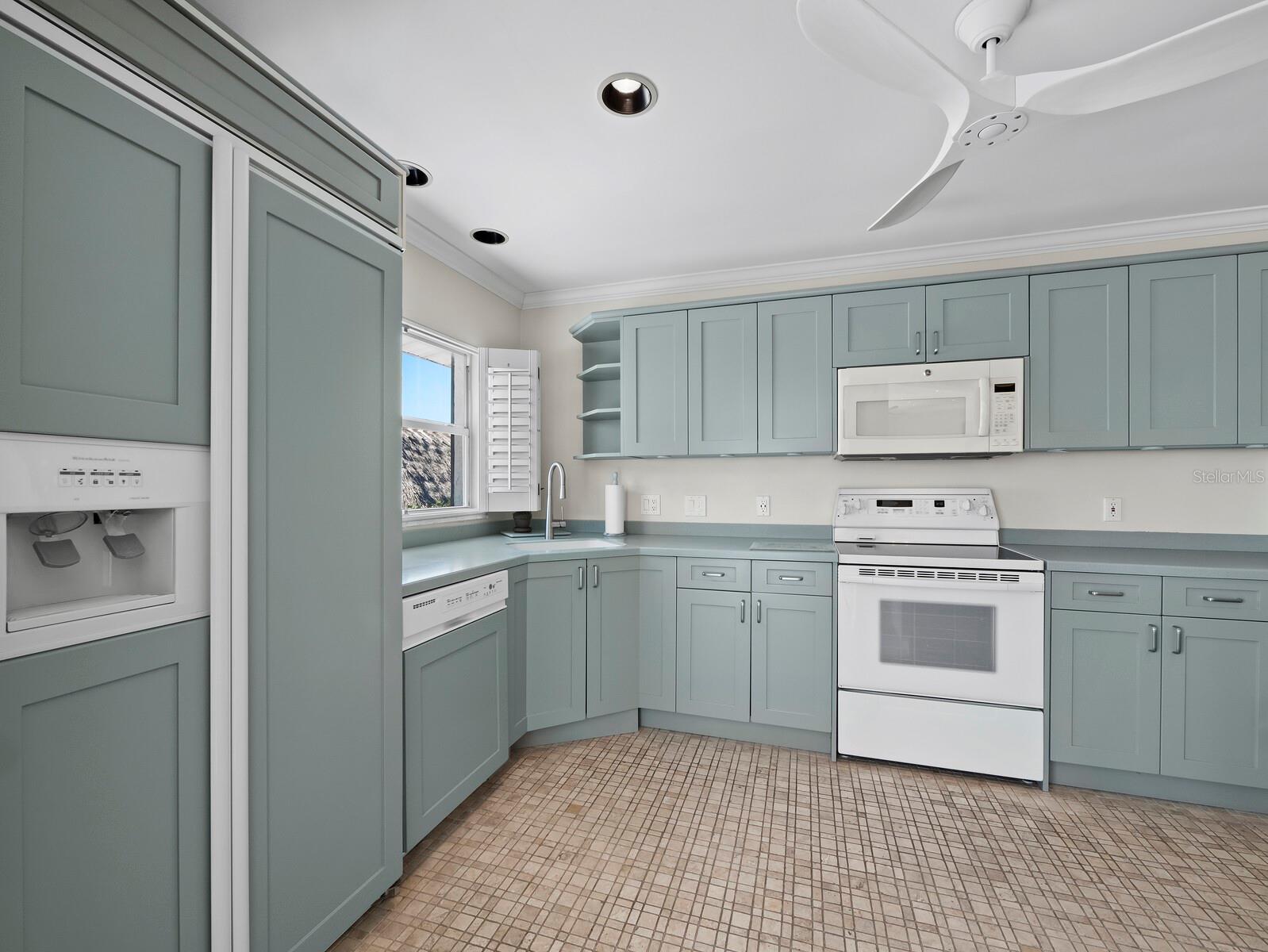 Image 9 of 39 For 1336 Benjamin Franklin Drive 2a